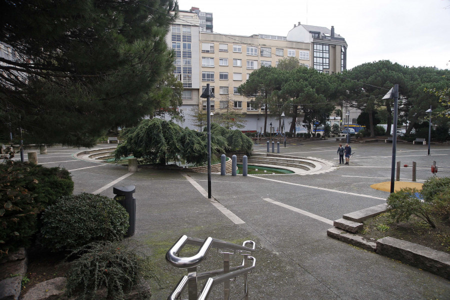 Los vecinos piden una reforma de la plaza de A Cubela por su deterioro “cada vez más visible”