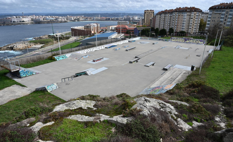 Los usuarios denuncian el estado de la pista de skate de Los Rosales
