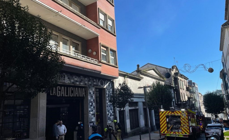 Un incendio en una nave anexa a La Galiciana obliga a desalojar el mercado gastronómico