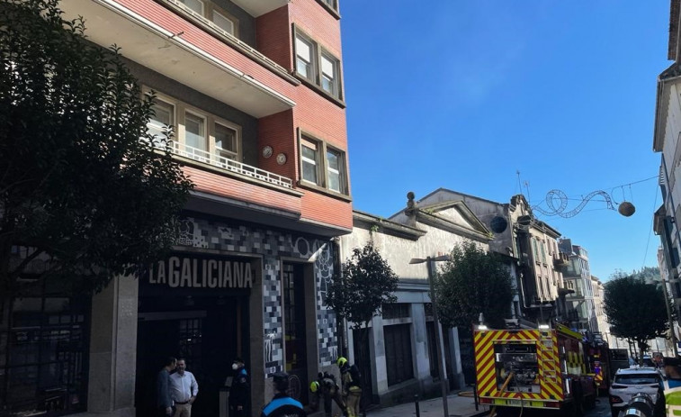 Un incendio en una nave anexa a La Galiciana obliga a desalojar el mercado gastronómico