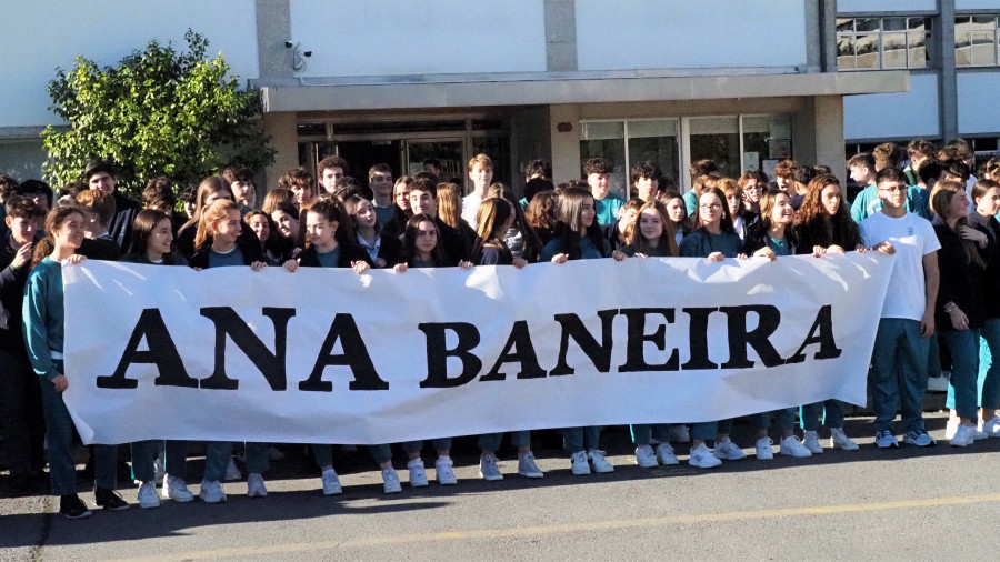 El colegio Liceo La Paz realizó un acto de apoyo a Ana Baneira, la joven detenida en Irán