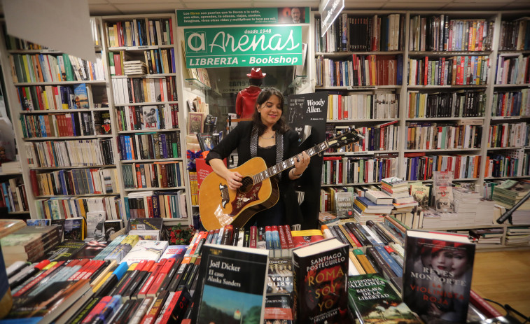 Las librerías coruñesas celebraron su día más cerca que nunca de sus clientes