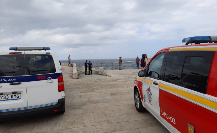 Buscan durante tres horas a un hombre en las aguas del Millennium