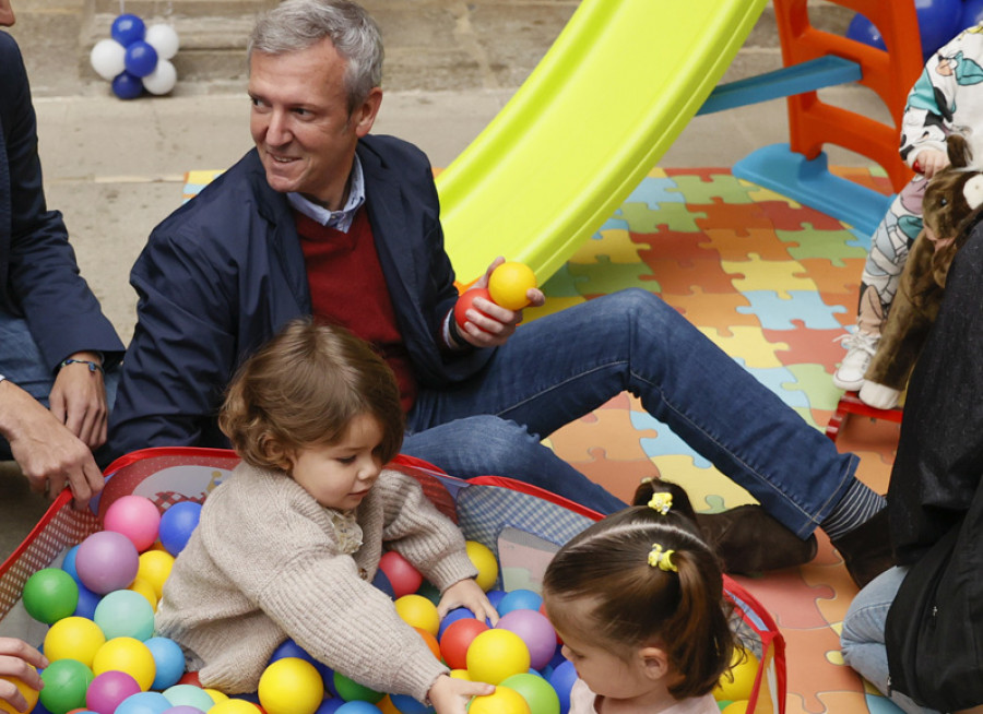 Alfonso Rueda carga contra quienes consideran que la “familia es algo de fachas”
