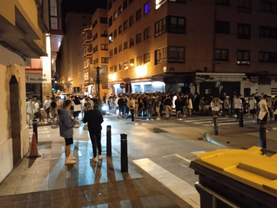 Admitidas dos denuncias contra el Ayuntamiento por el ruido nocturno en el Orzán