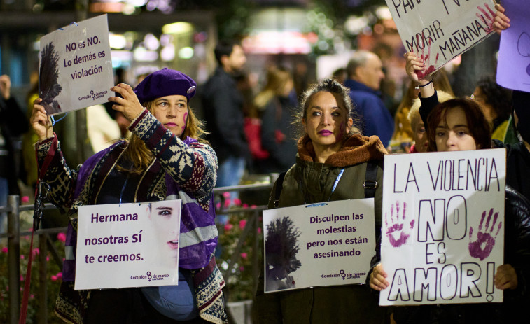 Miles de personas secundan las marchas del 25-N