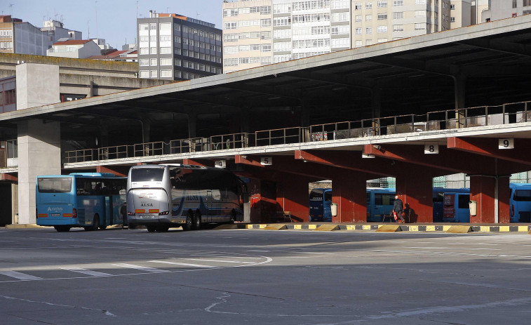 La Xunta pide al Gobierno que mantenga los descuentos en los billetes de autobús en 2023