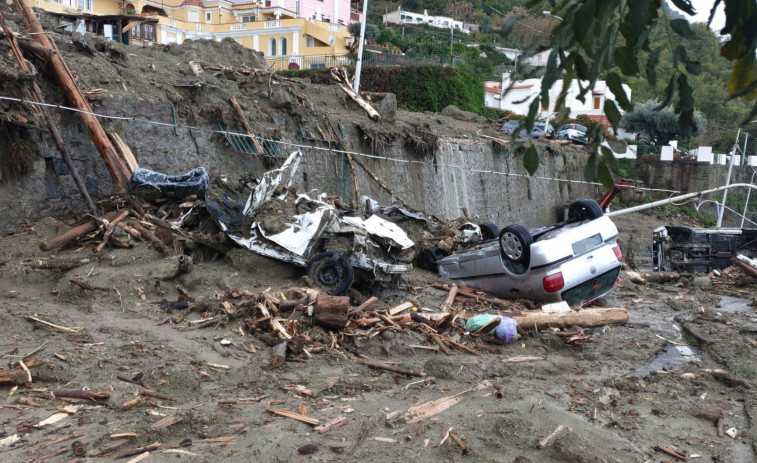 Buscan a una decena de desaparecidos en el corrimiento de tierra en Ischia