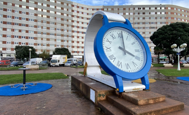El Ayuntamiento comienza la cuenta atrás para la  reforma del reloj de As Lagoas