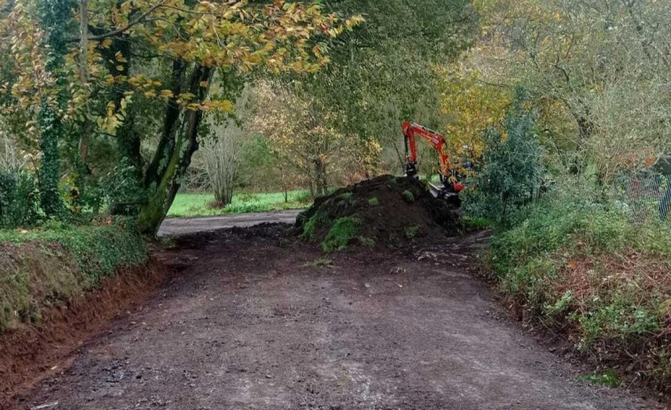 Culleredo realiza trabajos de mejora en los caminos rurales del núcleo de Folgueira