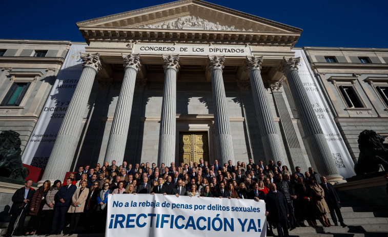 El Gobierno y sus aliados rechazan la petición del PP para revisar la ley del solo sí es sí