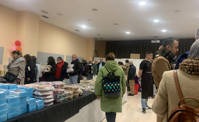 Largas colas en la primera jornada de Expoconvento, la feria de dulces navideños en A Coruña