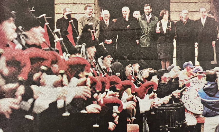 Hace 25 años: Toma de posesión de Fraga con 5.000 gaiteiros y Francisco Vázquez volverá a presentarse