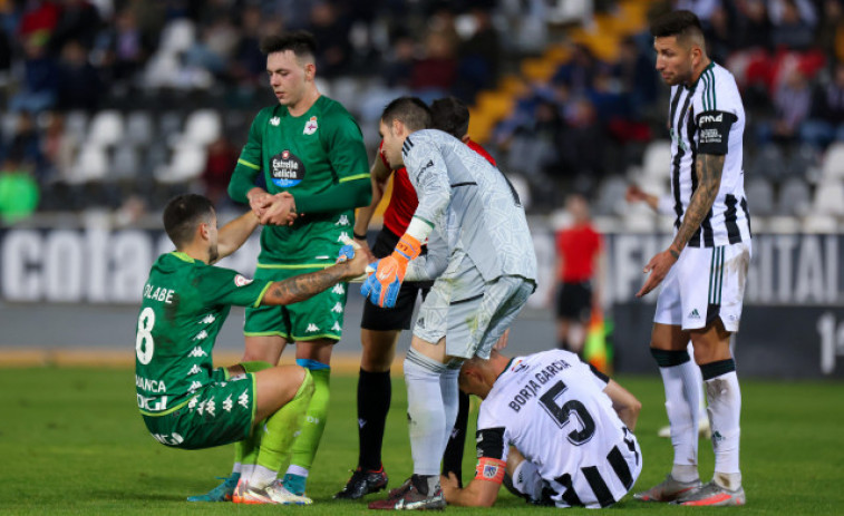 El Badajoz se carga a un triste Depor en el último instante