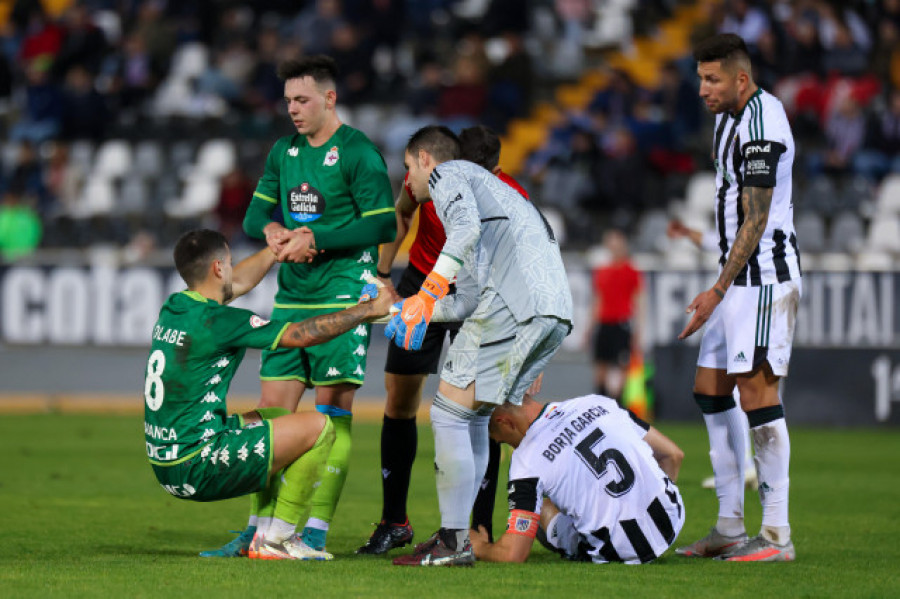 El Badajoz se carga a un triste Depor en el último instante