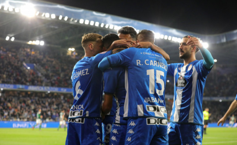 El Depor aprovecha el semáforo verde del Racing