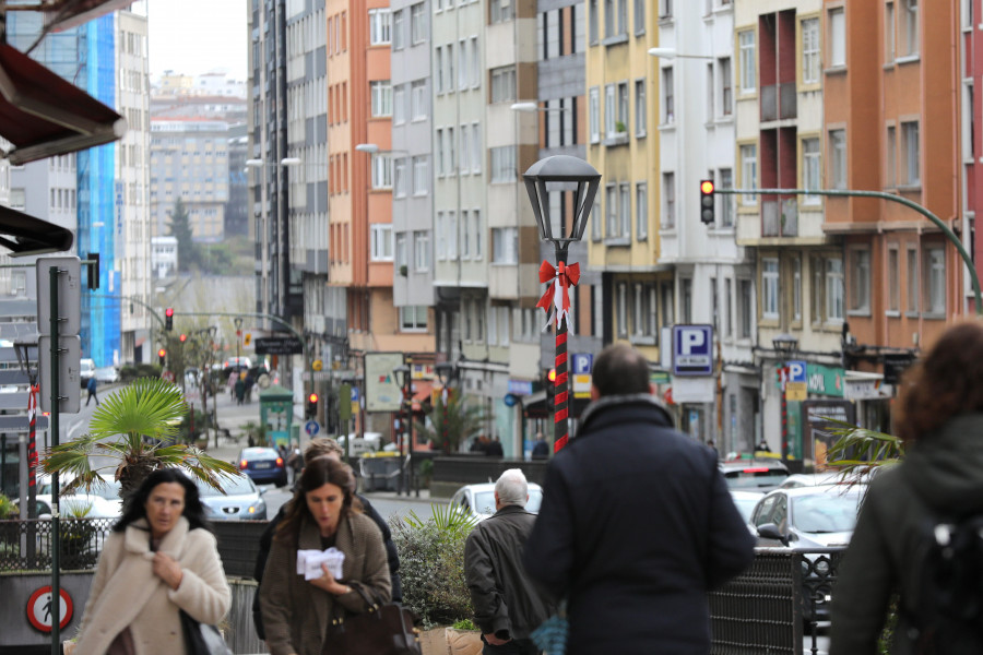 Los comerciantes de Os Mallos, en A Coruña, convierten la ronda de Outeiro en un paseo de la fama navideño