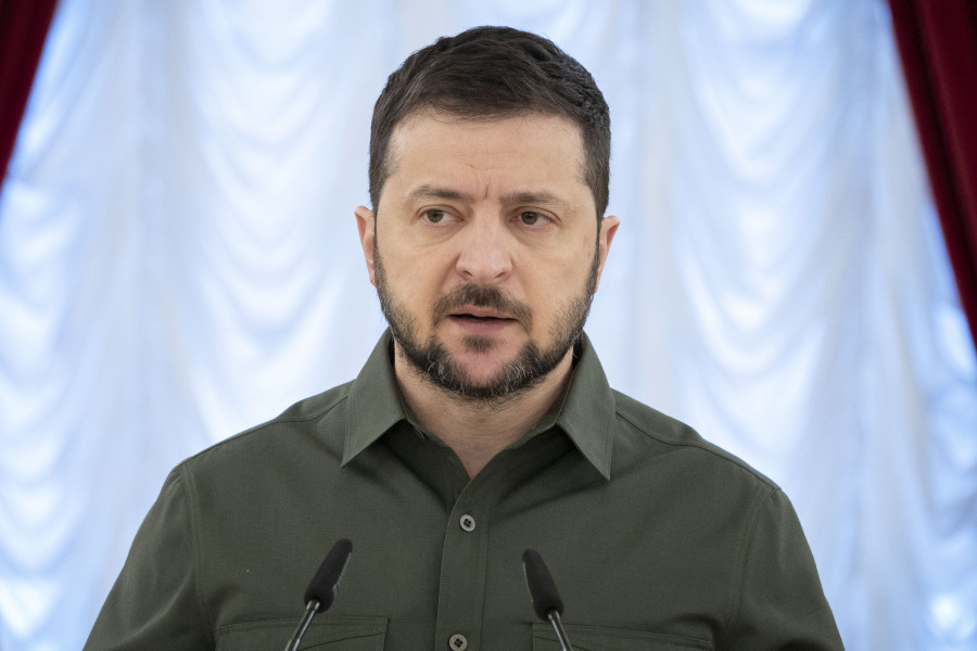 Zelenski pide más apoyo para ganar la guerra y defender la democracia