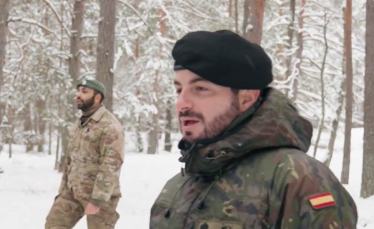 Los soldados españoles cantan un villancico ucraniano en la felicitación navideña de la OTAN