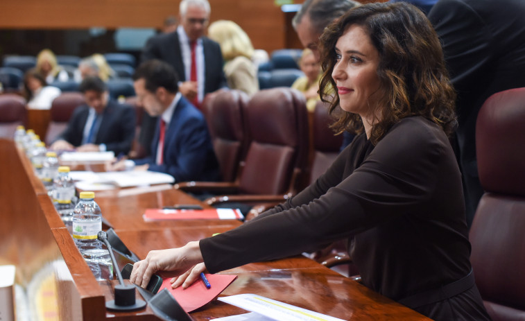 Vox tumba los Presupuestos de Ayuso en comisión