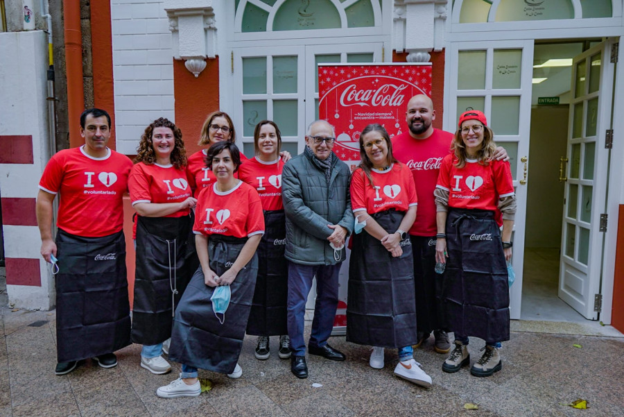 La Cocina Económica y Coca-Cola reparten 1.400 comidas para familias vulnerables