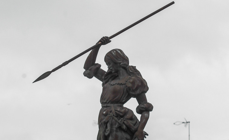 La estatua de María Pita recupera su lanza