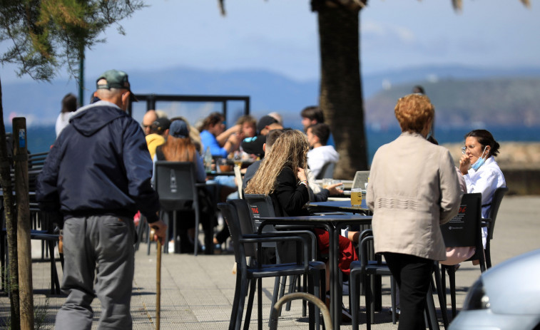 La hostelería y el ocio nocturno de Oleiros podrán abrir una hora más hasta el día 8