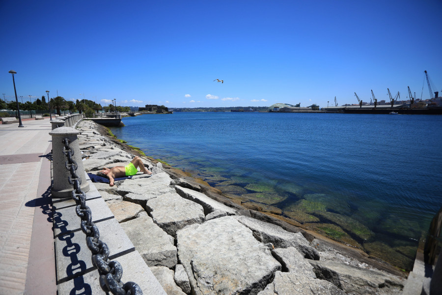 Fallece una persona tras caer al mar en la zona del Náutico en A Coruña