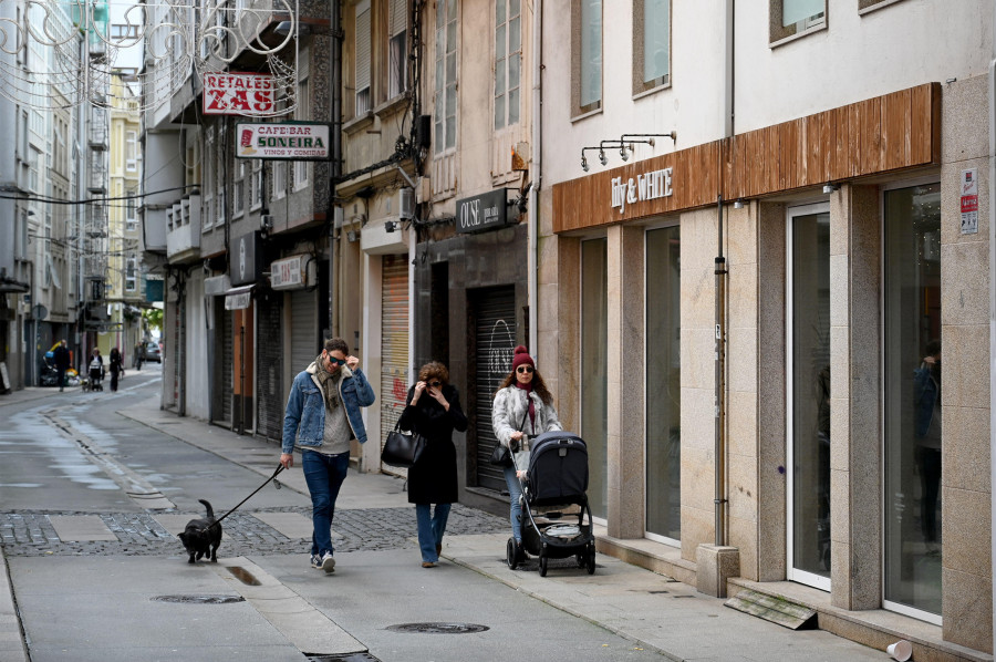 Una campaña navideña marcada por el ahorro hace temer por el cierre de comercios en A Coruña