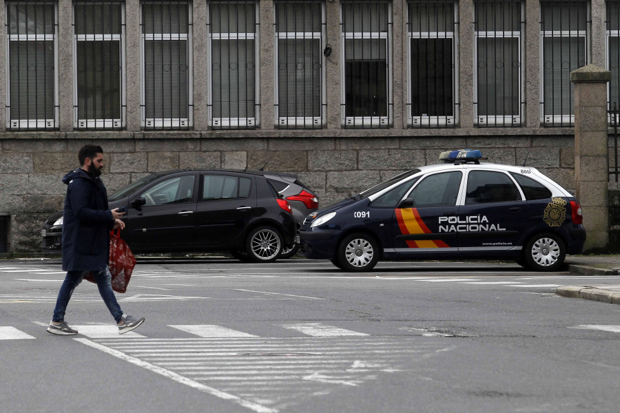 La falta de policías en A Coruña provoca que un solo investigador lleve hasta 200 casos