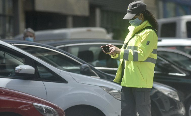 Los trabajadores de la grúa y la ORA preparan movilizaciones en A Coruña