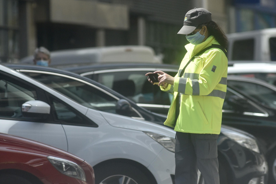 Los trabajadores de la grúa y la ORA preparan movilizaciones en A Coruña