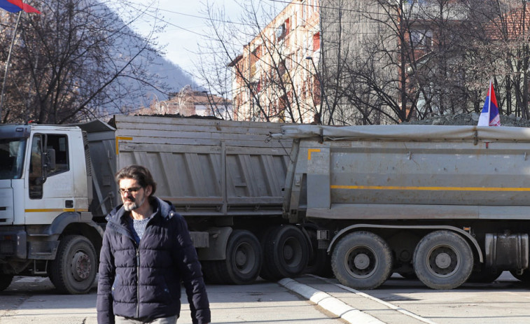 Desescalada en Kosovo: la minoría serbia retira sus barricadas