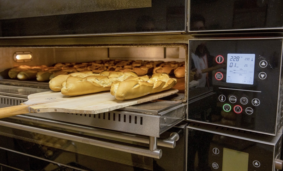 Una distribuidora de Bergondo incorporará a parados que realizaron un curso de panadería