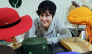 Julia Vilariño, la artesana de Pontedeume que hace sombreros a medida