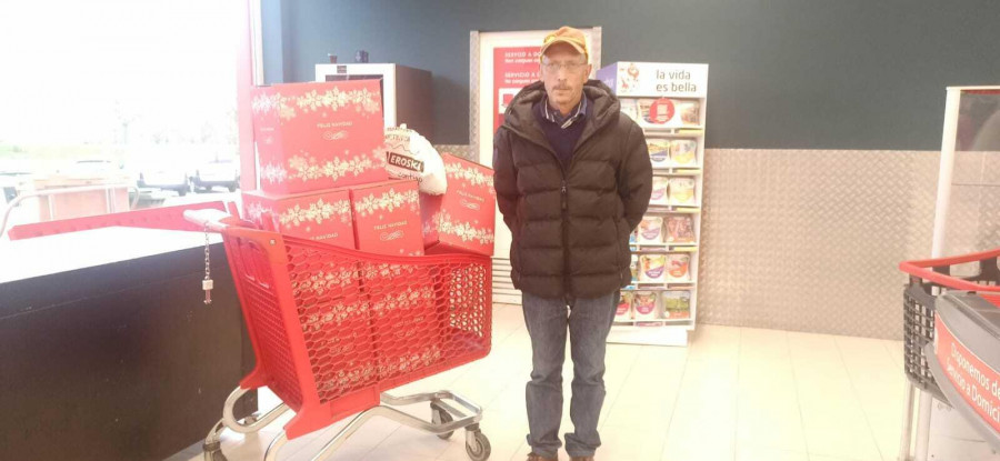 Felipe Carlos Rivera ya tiene su carro de la compra valorado en 200 euros gracias a Eroski y El Ideal