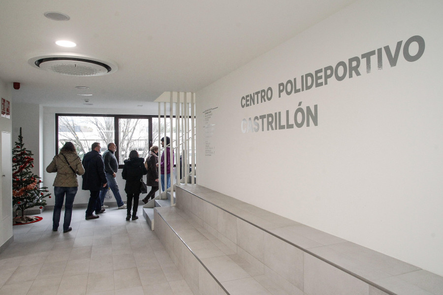 Preocupación entre los vecinos de O Castrillón con las primeras deficiencias en el polideportivo