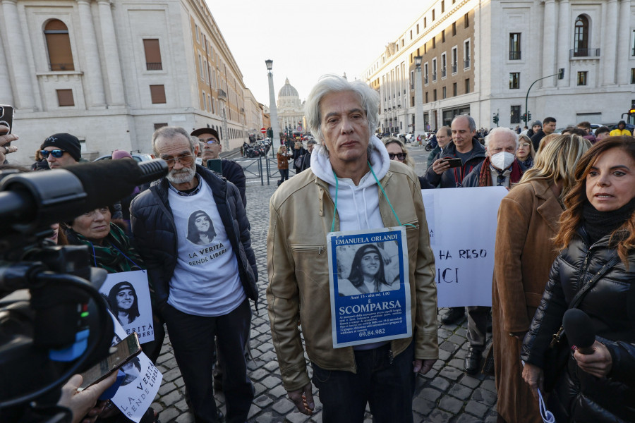 El hermano de la chica desaparecida en el Vaticano pide al papa "transparencia"