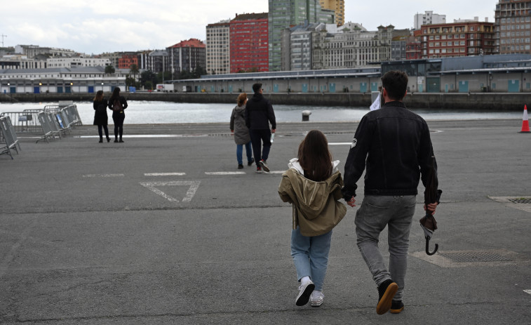 El Puerto de A Coruña estudiará la viabilidad para acoger grandes conciertos en julio