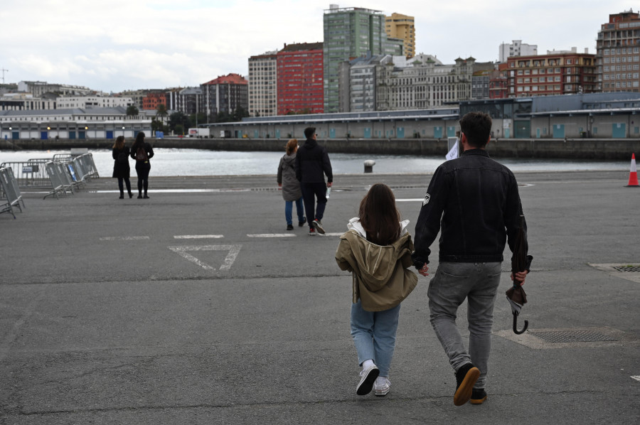 Las naves del puerto de A Coruña podrán reconvertirse en salas de conciertos