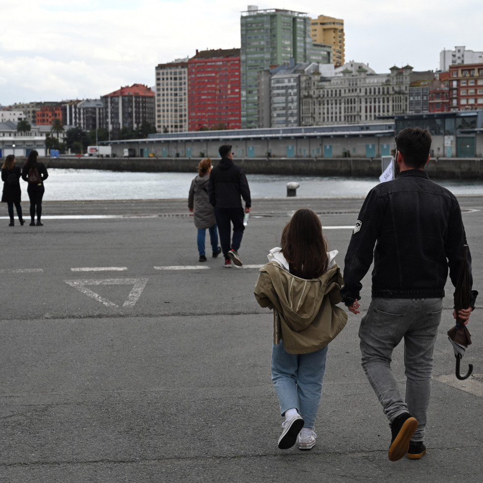El Puerto de A Coruña estudiará la viabilidad para acoger grandes conciertos en julio