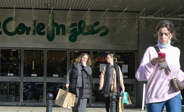 Intentan atracar con extintores la joyería de un centro comercial de A Coruña
