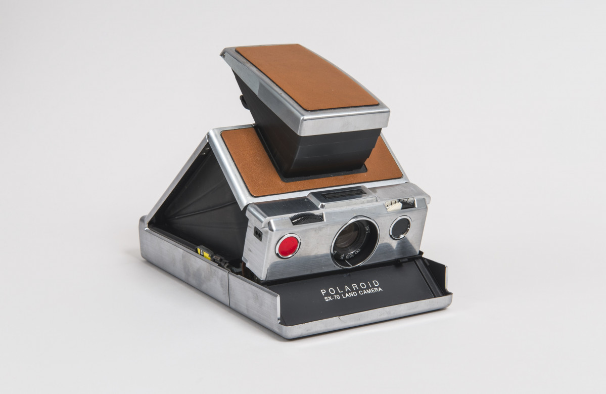 15. SX 70 camera, 1972u201377 u00a9 Michael Cardinali   MIT Museum