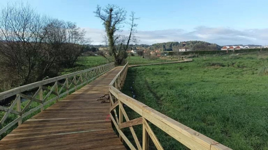Arteixo ultima la construcción del nuevo paseo fluvial de Vilarrodís