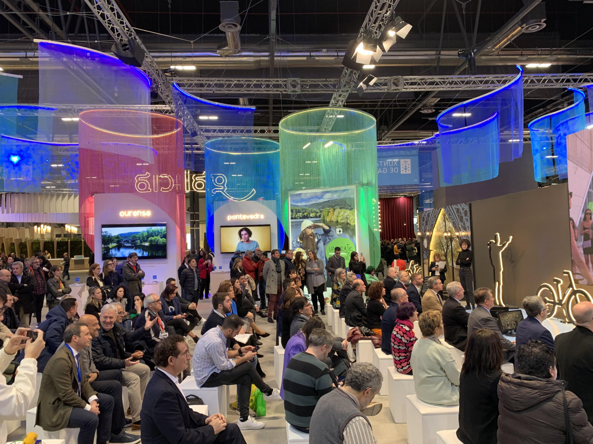 Fitur 4 19421212