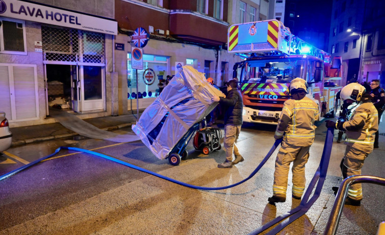 Los Bomberos de A Coruña acuden a un incendio en Manuel Murguía