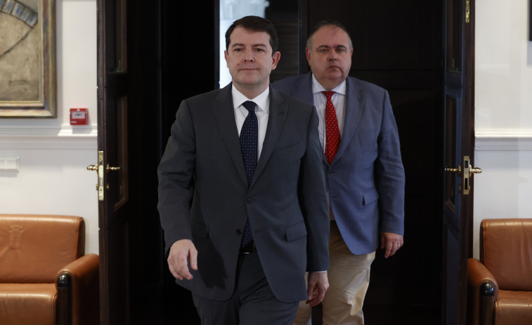 El Gobierno da por zanjada la polémica abortista en Castilla y León que Mañueco ve como “una mentira”