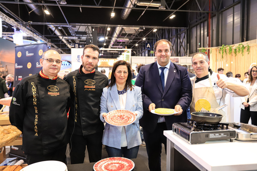 Reportaje | Guijuelo y Betanzos sellan su asociación para promociona sus dos 'infalibles': el´jamón y la tortilla