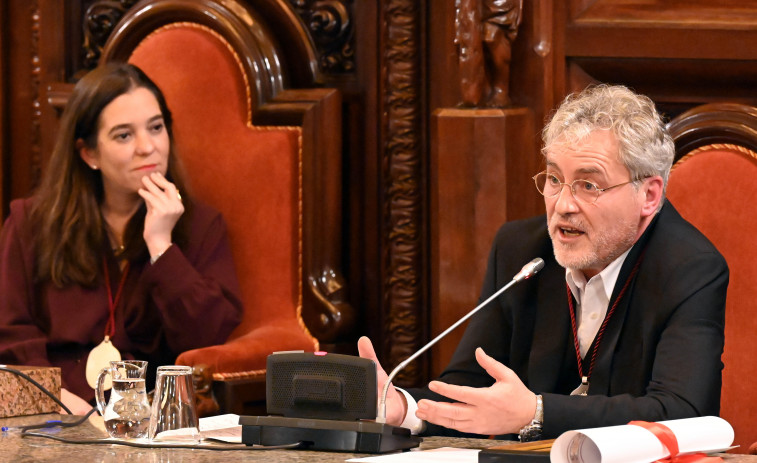 El escritor Manuel Rivas ya es caballero de honor de la Real Orden de María Pita