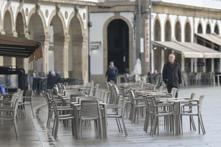 Las borrascas y la cuesta de enero vacían una hostelería a medio gas en A Coruña